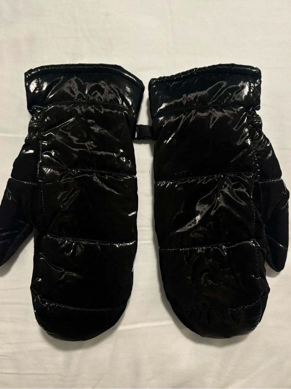 MOVING SALE: Athleta Black Quilted Puffer Mittens